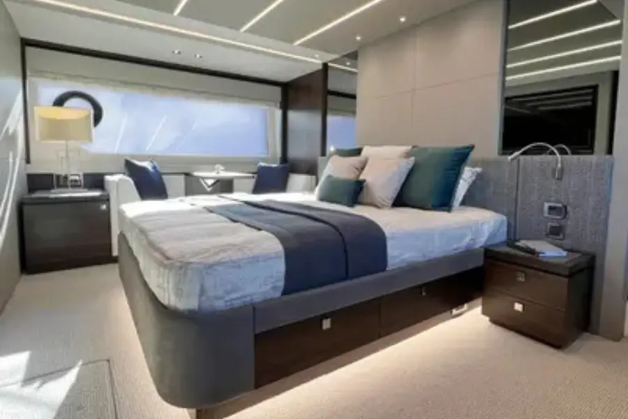 Sunseeker 76, flybridge — Mallorca Yachts for Rent, Mallorca